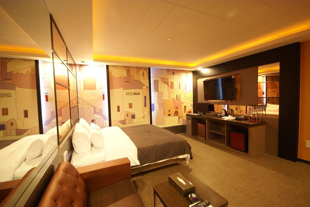 Ava Hotel Changwon Exterior foto