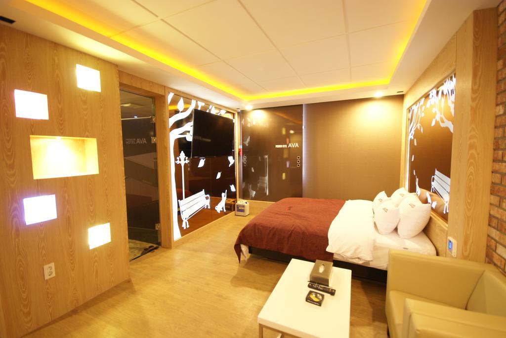 Ava Hotel Changwon Exterior foto