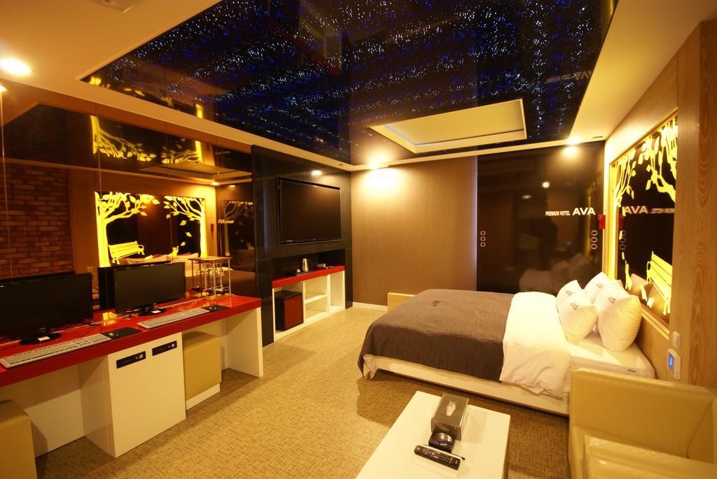 Ava Hotel Changwon Exterior foto