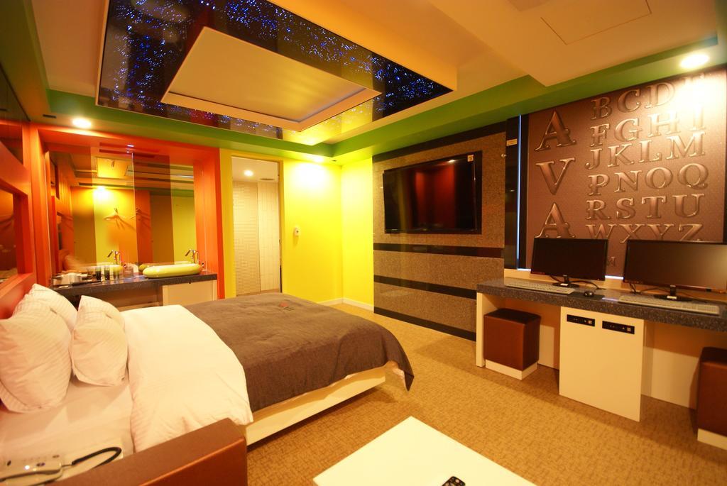 Ava Hotel Changwon Exterior foto
