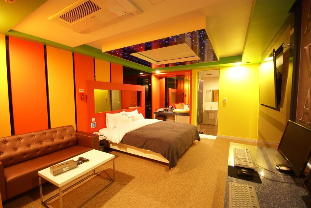 Ava Hotel Changwon Exterior foto