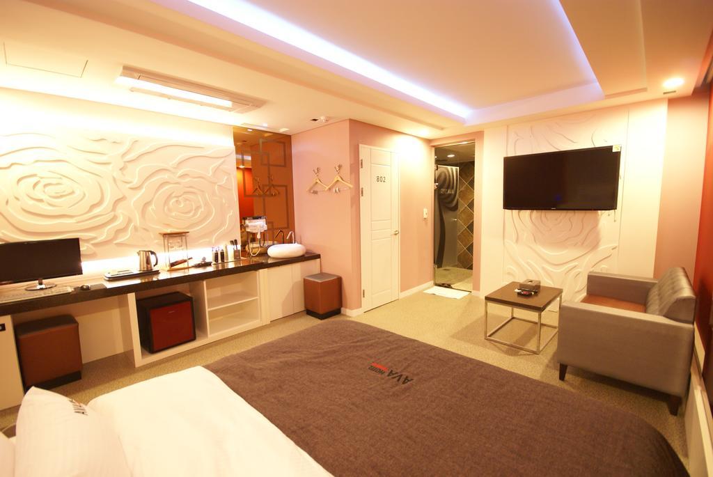 Ava Hotel Changwon Exterior foto